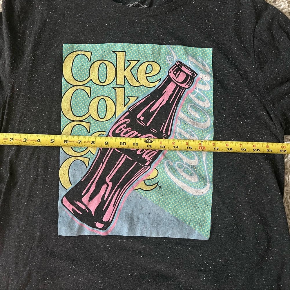 Coca-Cola Speckled Black Coke logo Pink bottleT-Shirt size 2XL - Picture 6 of 7